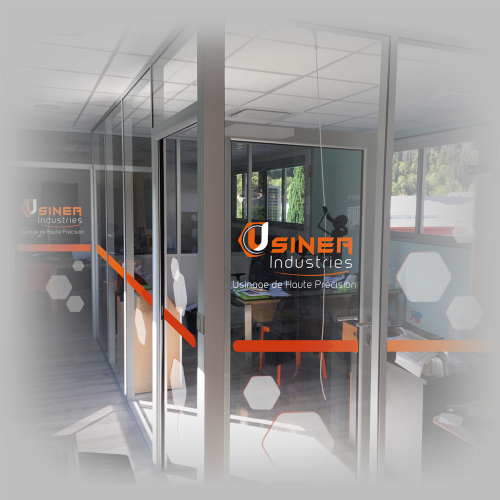 Habillage vitres intérieures - Usinéa / C+ Communication