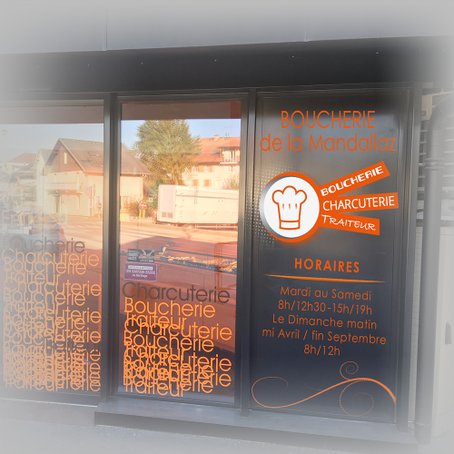 Habillage panneau horaires - Boucherie de la Mandallaz / C+ Communication
